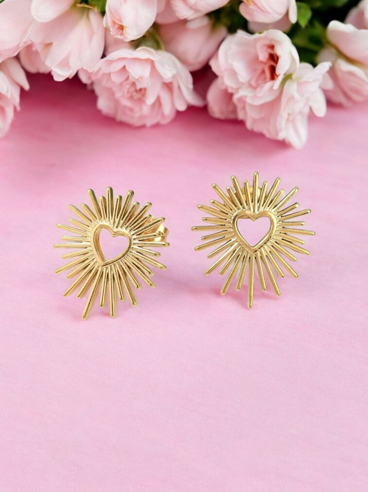 Ørestikkere June. 304 stål forgyldt med 18k guld. Vandfaste.