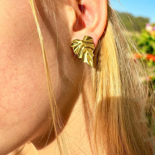 Ørestikkere blad, 304 stål forgyldt med 18 karat guld. Vandfaste.