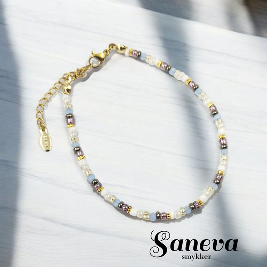 Petite armbånd lyseblå, beige, rosa.